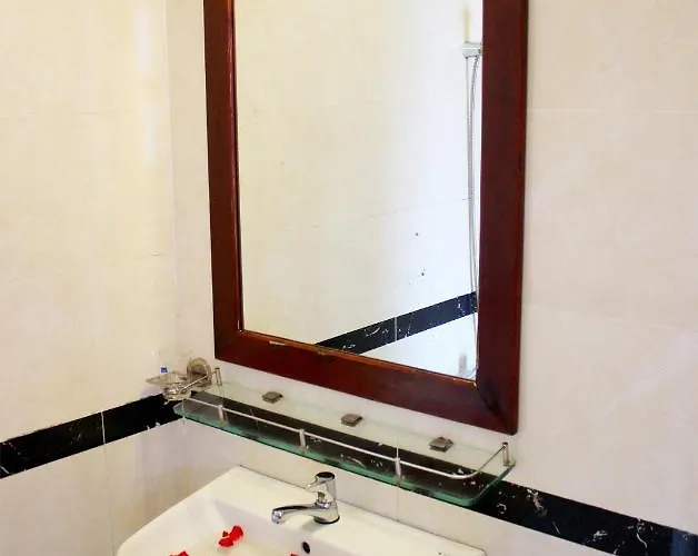 Khách sạn Song Bien Xanh 2*